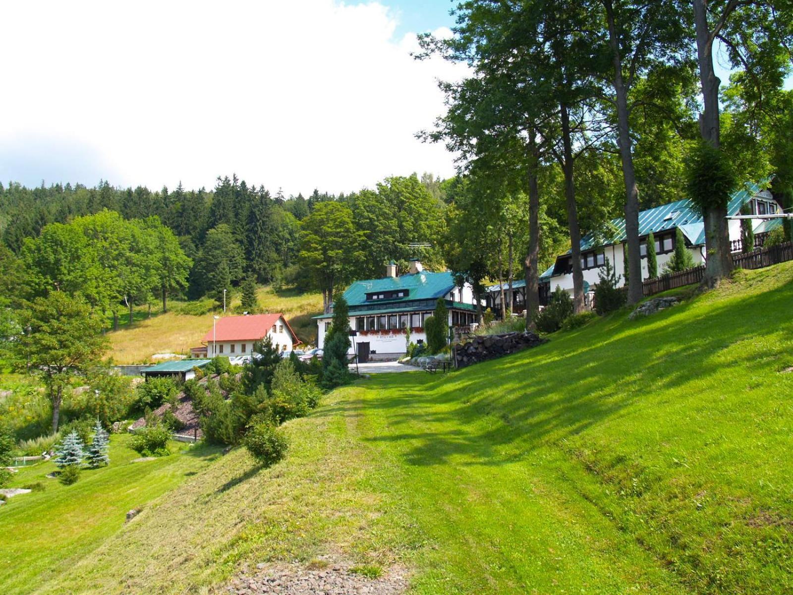 Hotel V Nebi Josefuv Dul Bagian luar foto