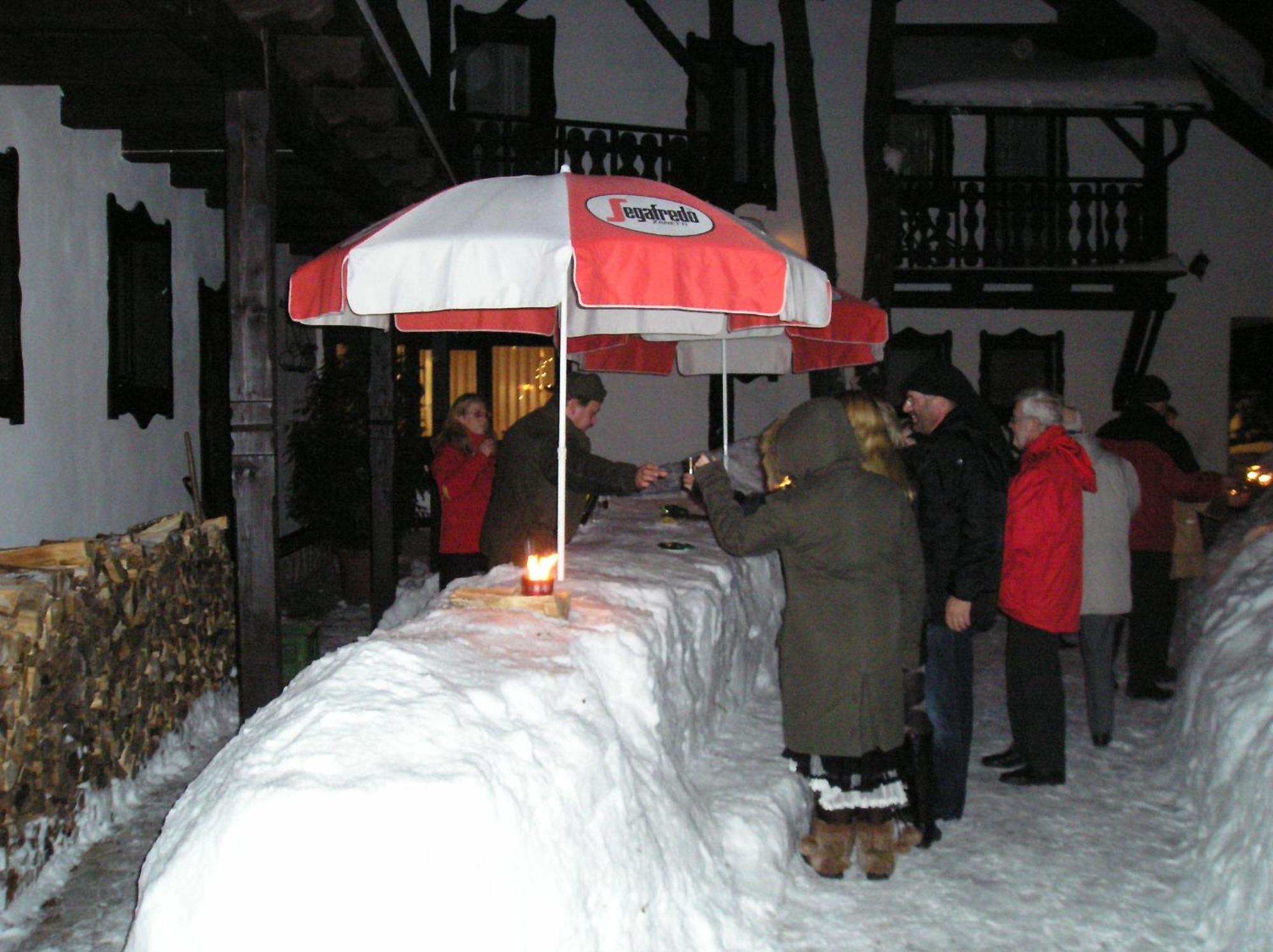 Hotel V Nebi Josefuv Dul Bagian luar foto