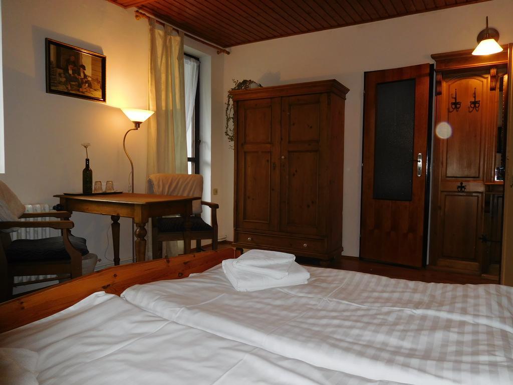 Hotel V Nebi Josefuv Dul Bagian luar foto